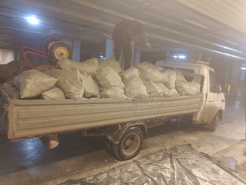 Вывоз строительные хламы. Вывоз мусора дешево. Паркинг заезд