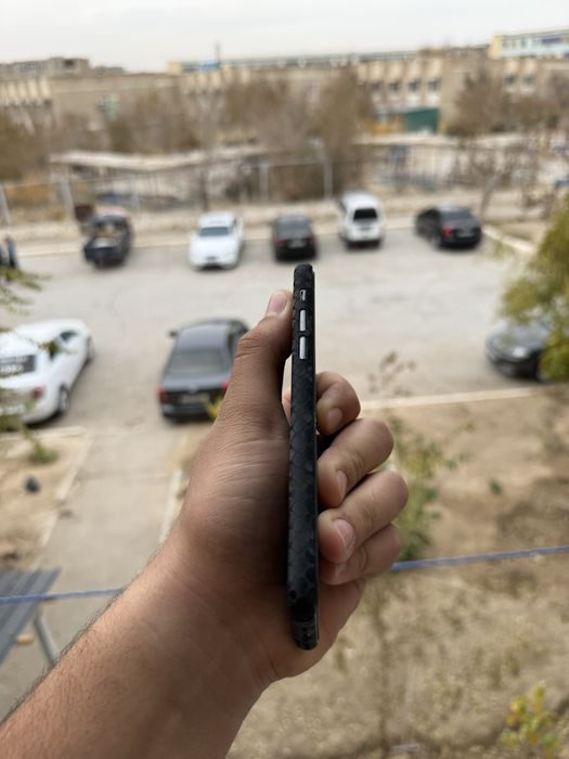 iPhone 11 pro (karopka bor)