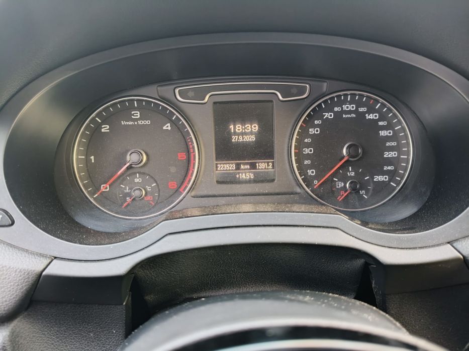 Vând Audi Q3 din 2012