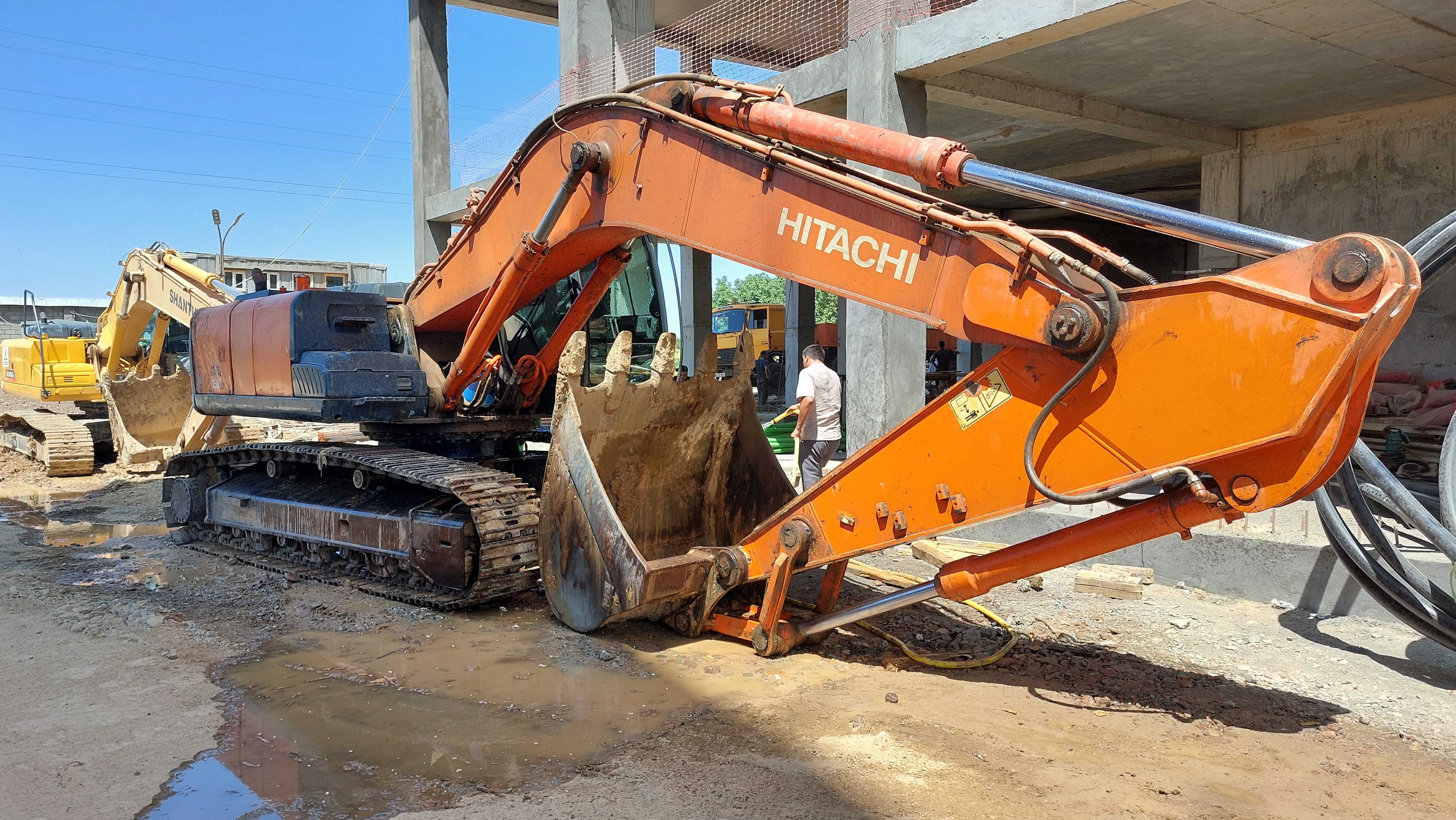 Экскаватор гусеничный HITACHI ZX 350