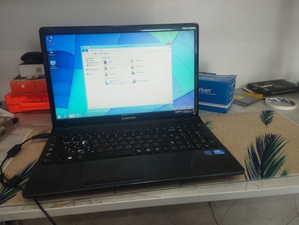 Samsung 300E sotiladi