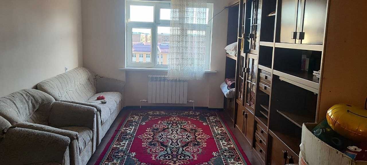 Диван и стенка...