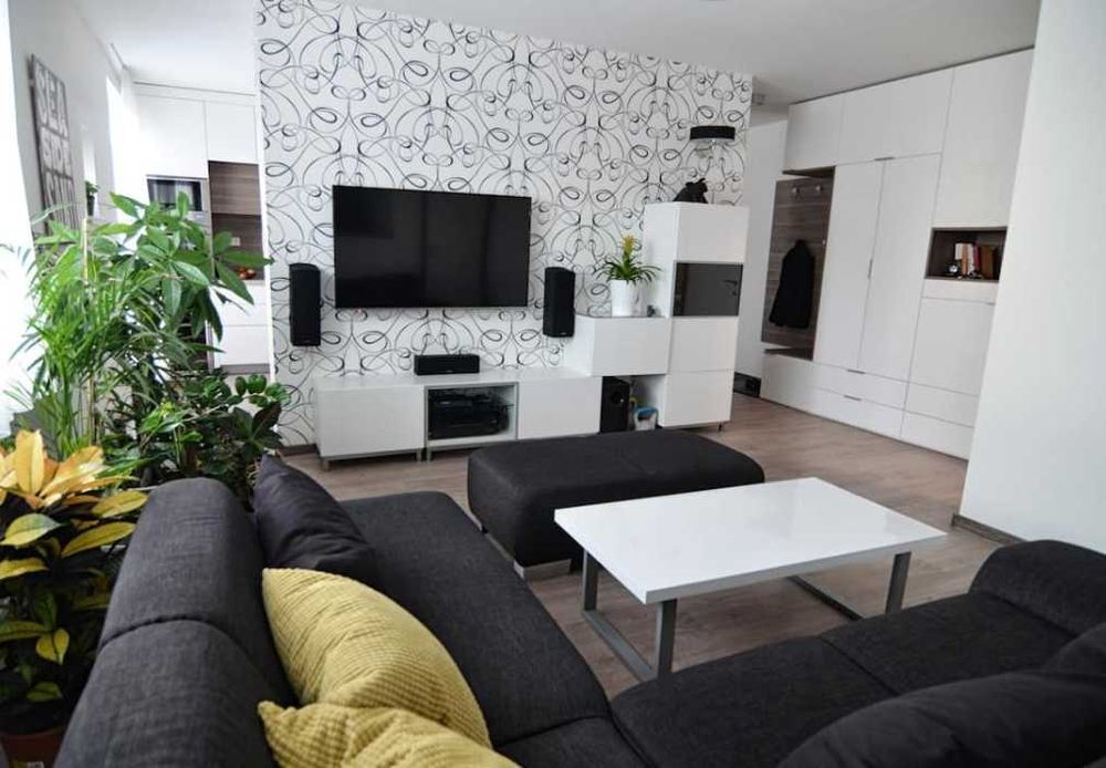 Тристаен апартамент под наем в Остромила