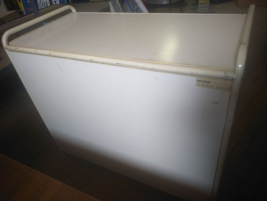 Търговски щанд маса 2бр.