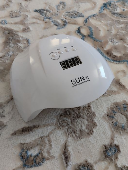 Лампа для сушки ногтей