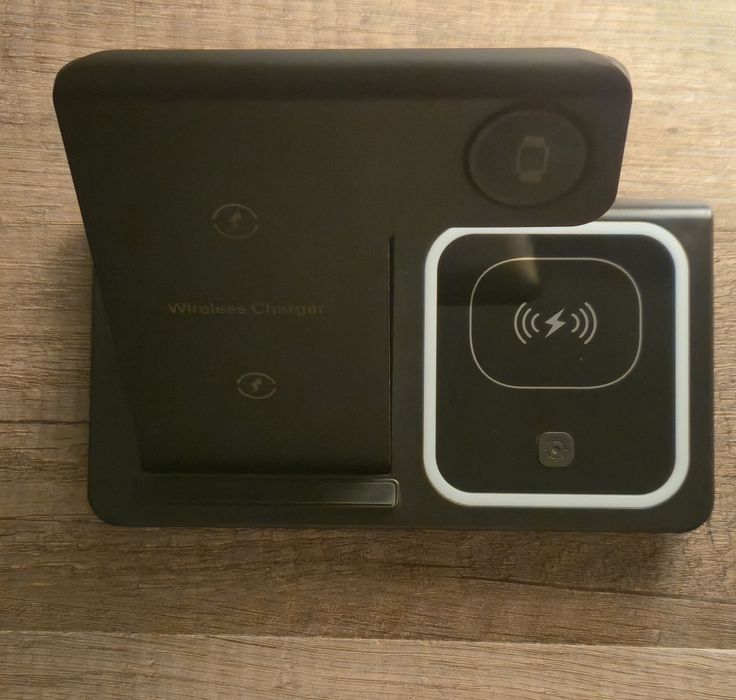 Stație de încărcare 3 în 1 Iphone