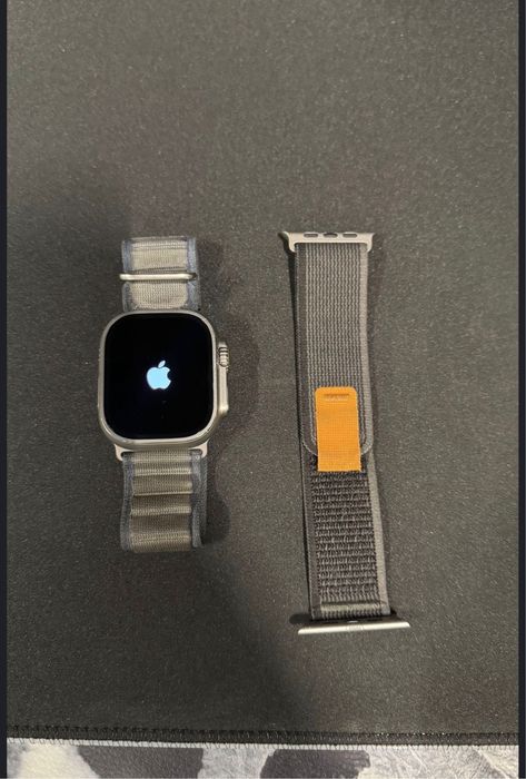Apple watch ultra 2 - 49 mm Natural Titanium + Trail loop negru