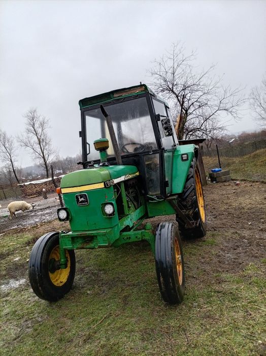Vând John Deere 2030