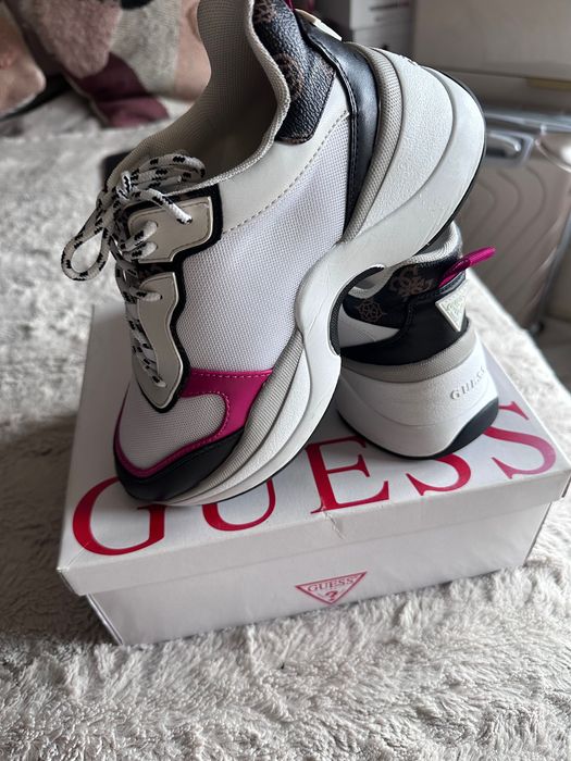 Дамски сникърси Guess