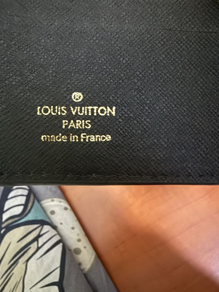 LOUIS VUITTON протмоне.За повече информация пишете по вайбър на лично.