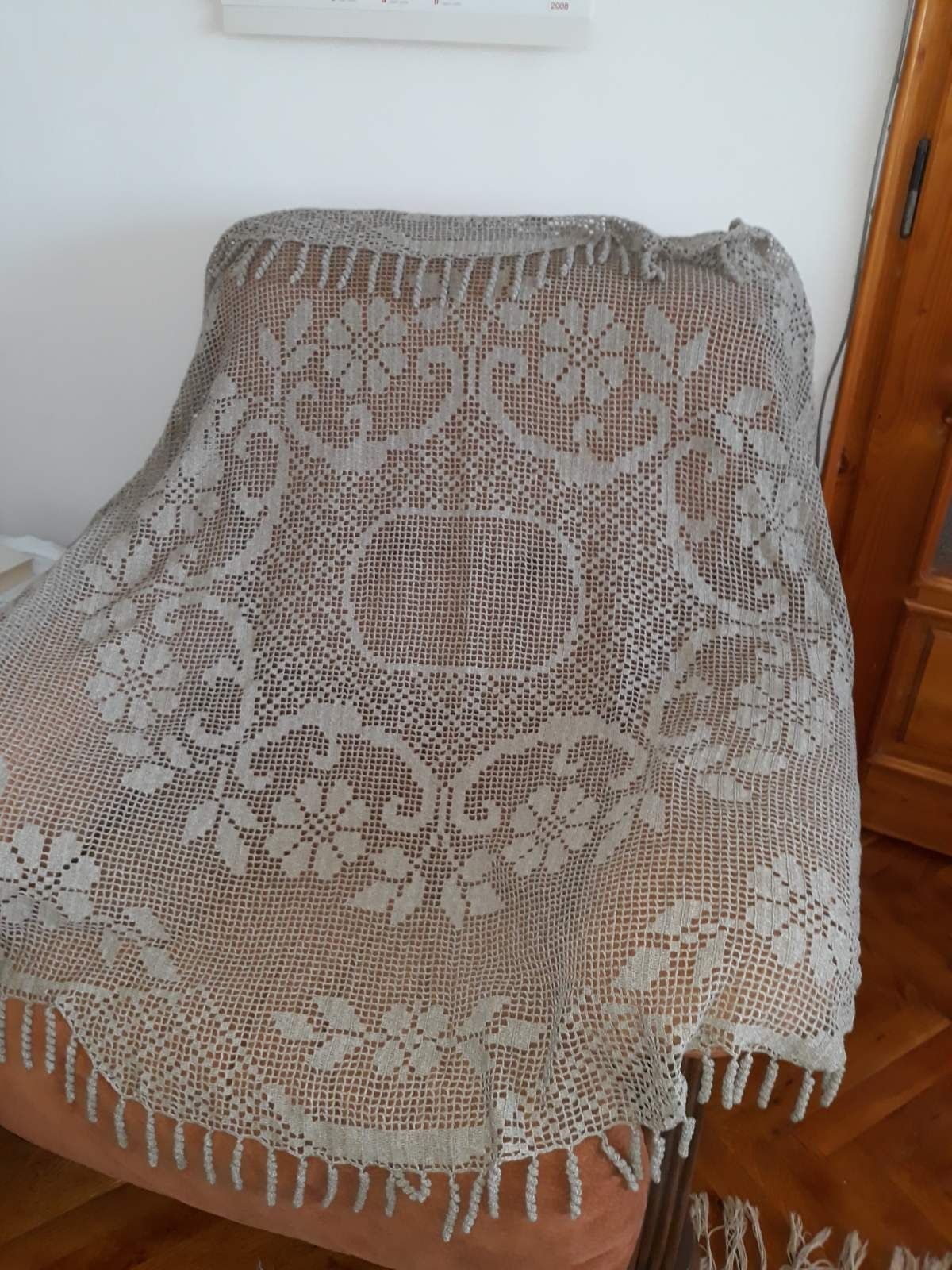 Покривка плетена на една кука