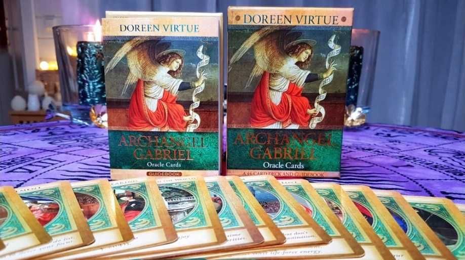 RAR,Carti Oracol Arhanghel Gabriel,ORlG,lux(aurii marg) Doreen Virtue