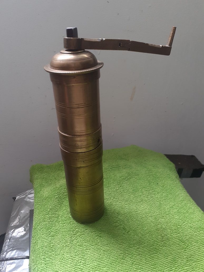 Продавам кафемелачка