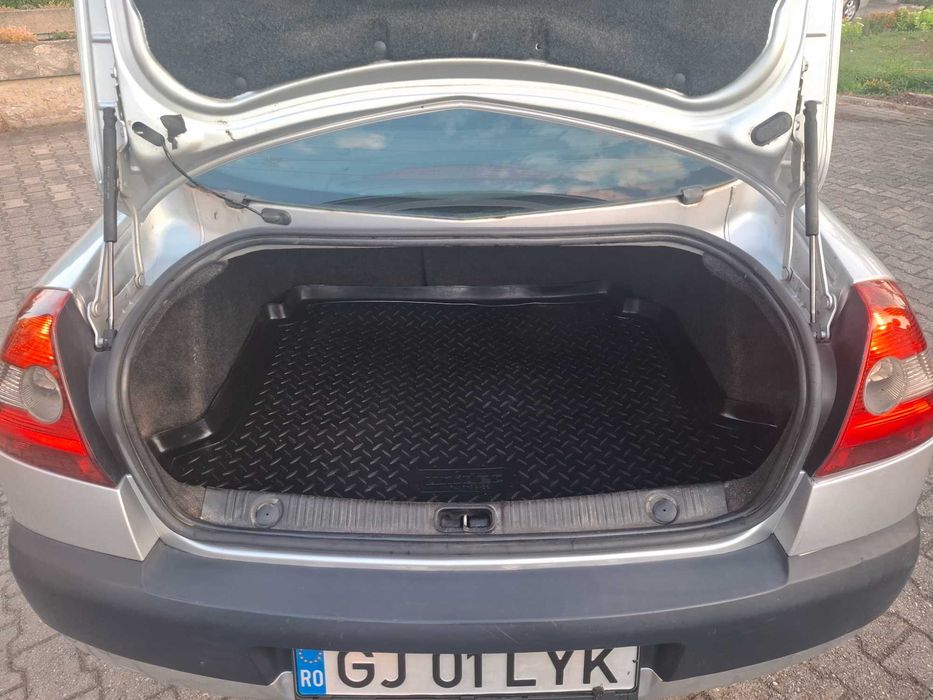 Renault Megane II Sedan 2005 1.5 dci