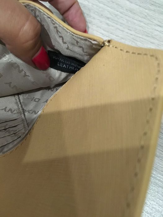 DKNY клъч портфейл в бежаво и лила