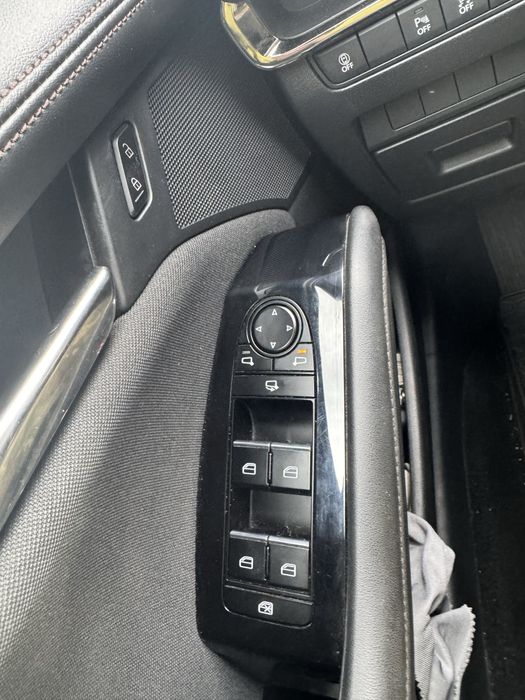Mazda 3 Sedan Skyactiv-G 150cp,2.0
