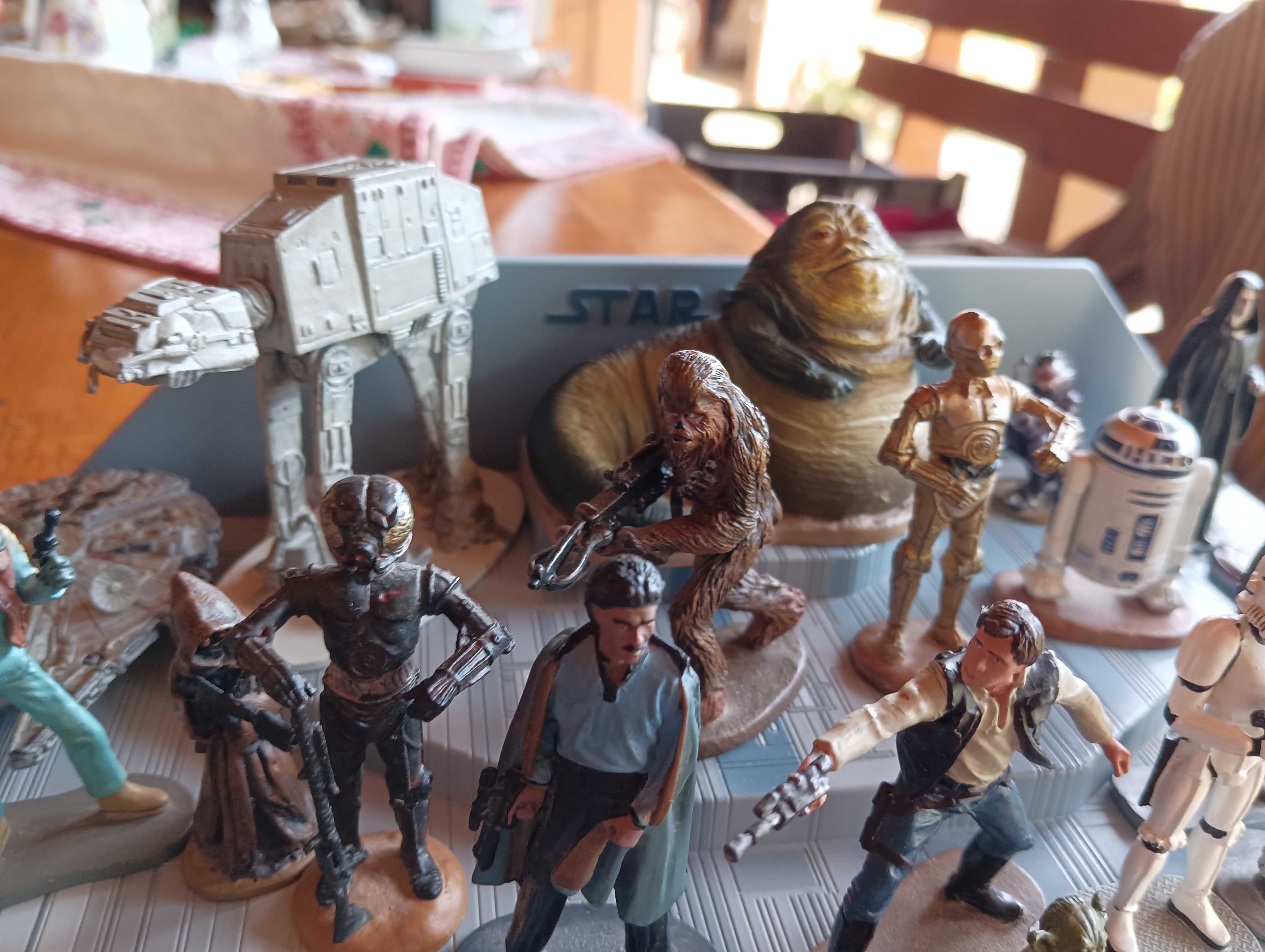 STAR WARS оловни фигури 58 бр.+3 поставки+4 бр. фигури за залепване