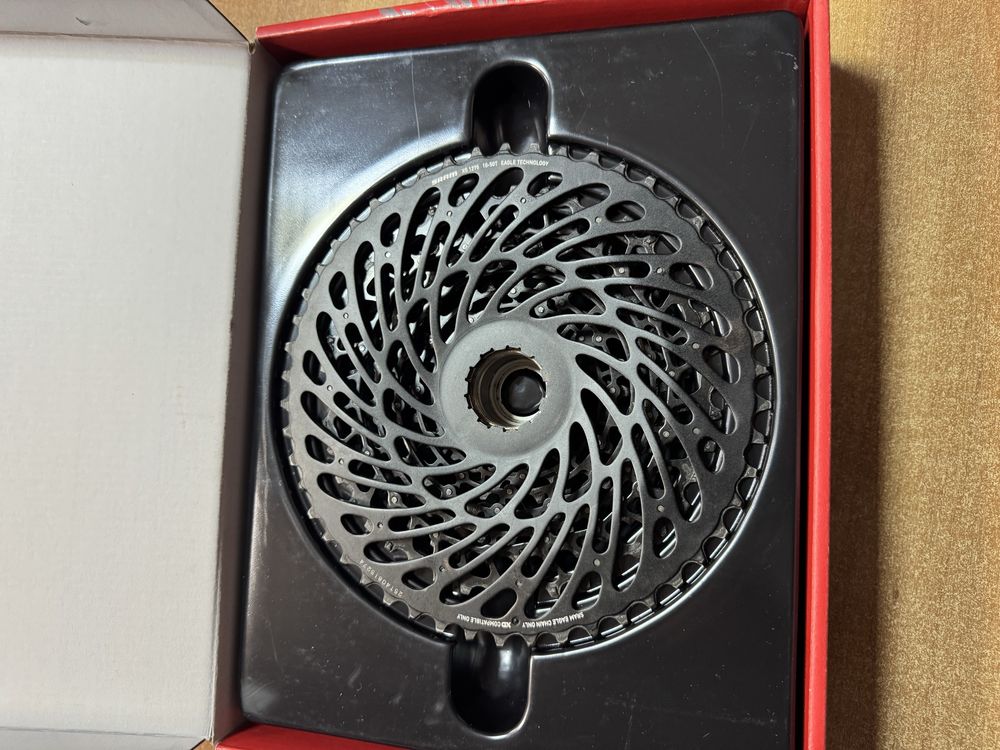 Касета за велосипед SRAM XG-1275 12SP