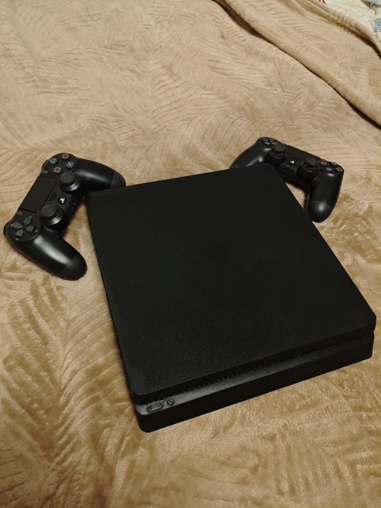 Playstation 4 slim 1 TB