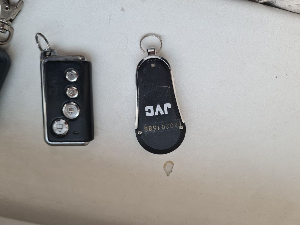 Продам разные пульты от автосигнализаций.