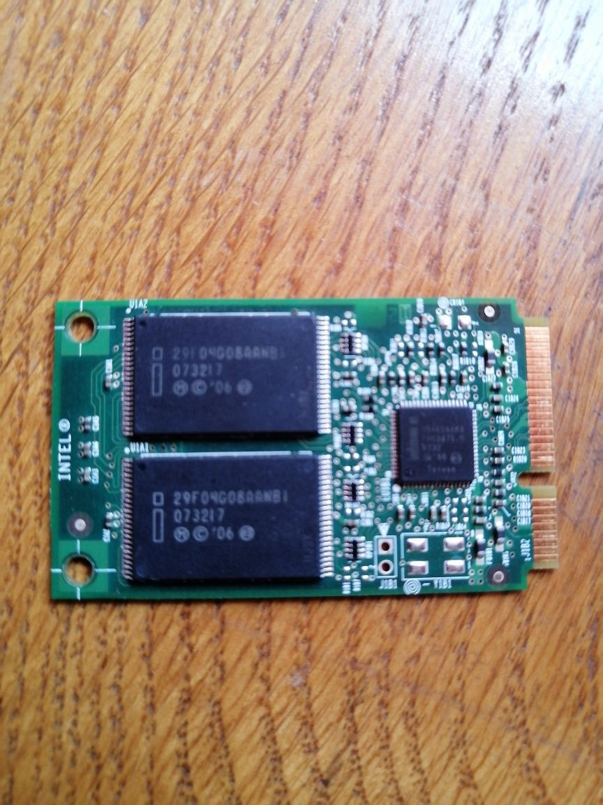 Intel wifi 5300,atheros AR5bxb83, Ericsson H039R,Intel turbo memorie