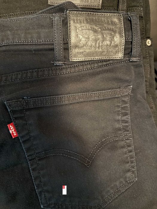 Blugi Levi Strauss diferite modele