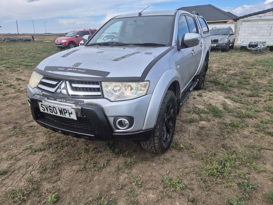 Mitsubishi L200 2.5 178 cp 2011 Automat volan dreapta