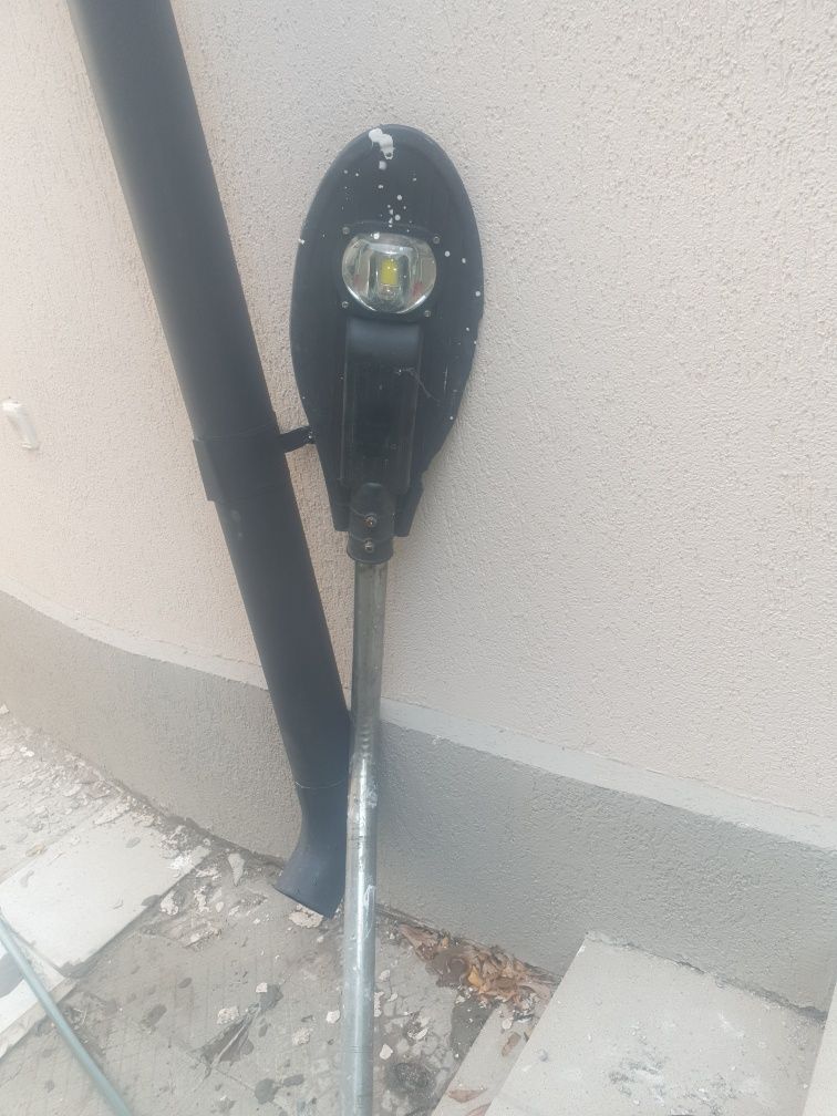 Cand lampa stradala