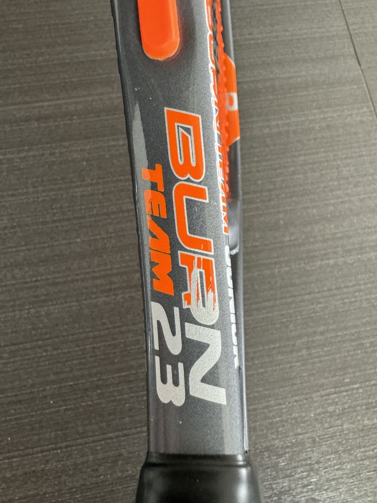 Детска тенис ракета WILSON BURN TEAM 23"