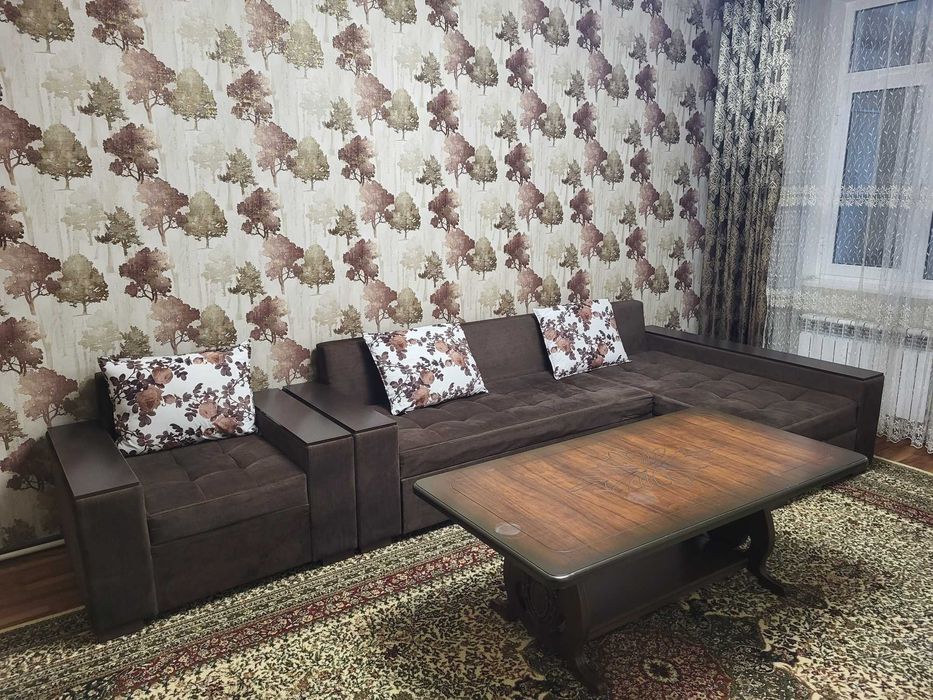 Диван  кровать уголок ,парта и кровати