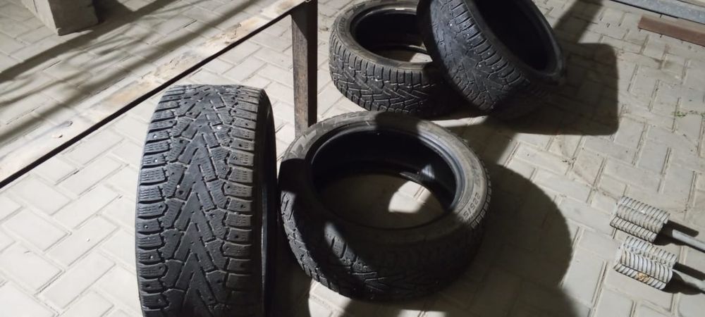 Зимние шины .225.50.R17