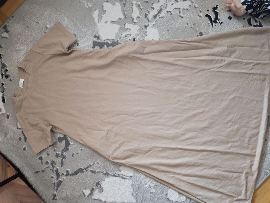 Платье футляр с карманами а крой к низу с карманами по бокам лёгкий ле