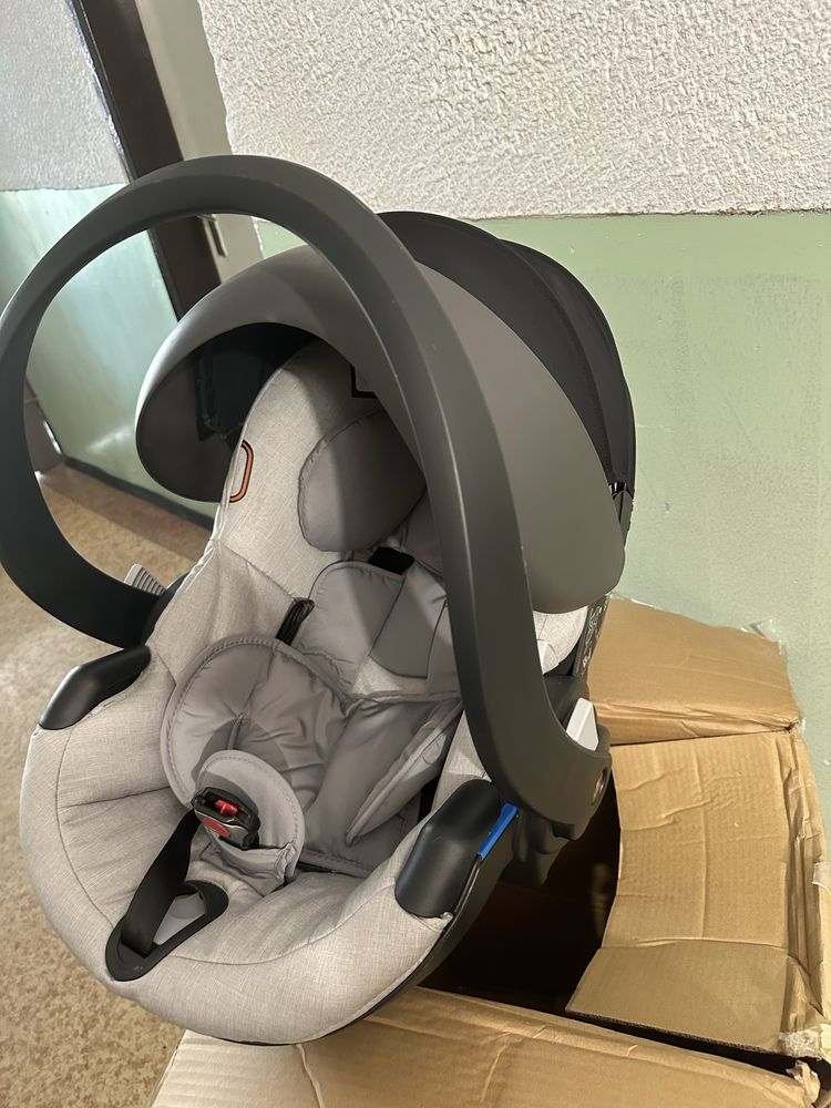 STOKKE XPLORY със всички кошове и чанта плюс поставка за чаша или шише