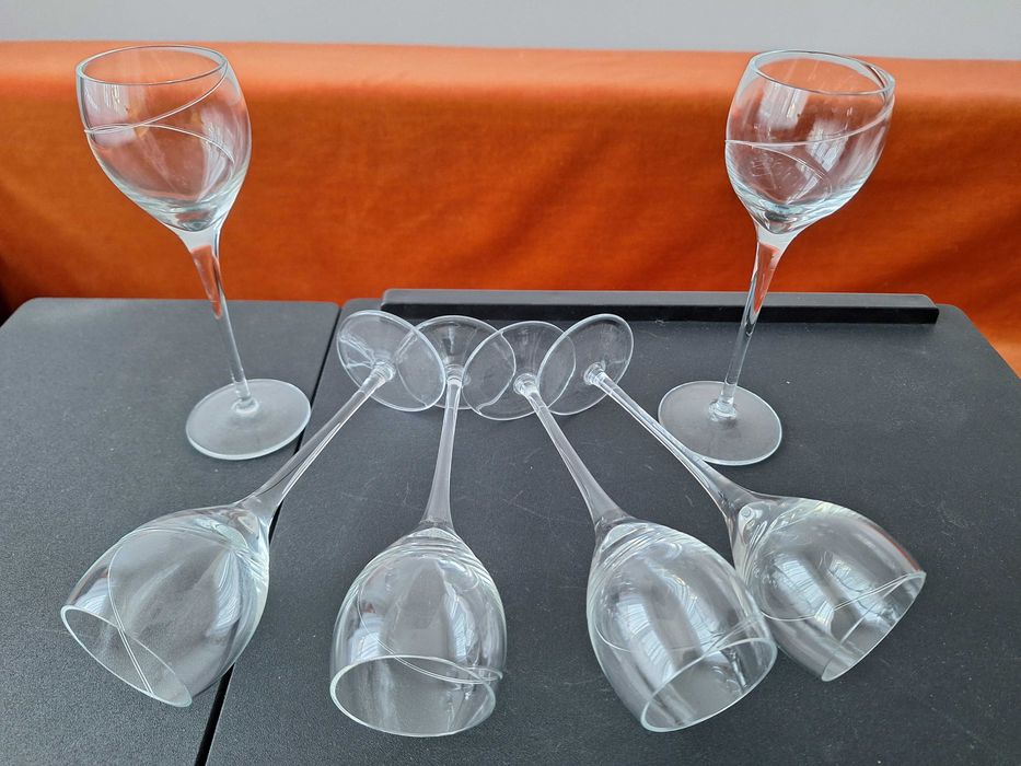 Pahare vechi cu picior inalt, buc=6, model deosebit