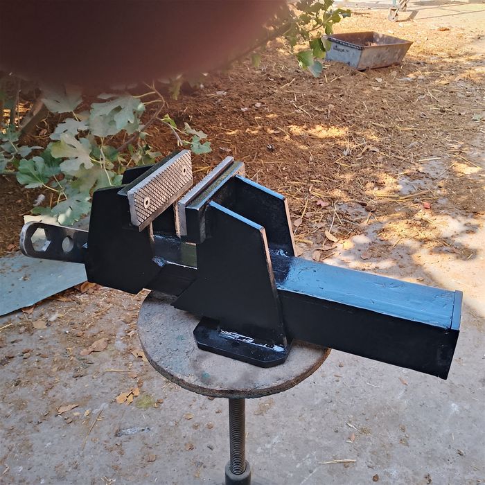 Тиски сотилади Темир стал