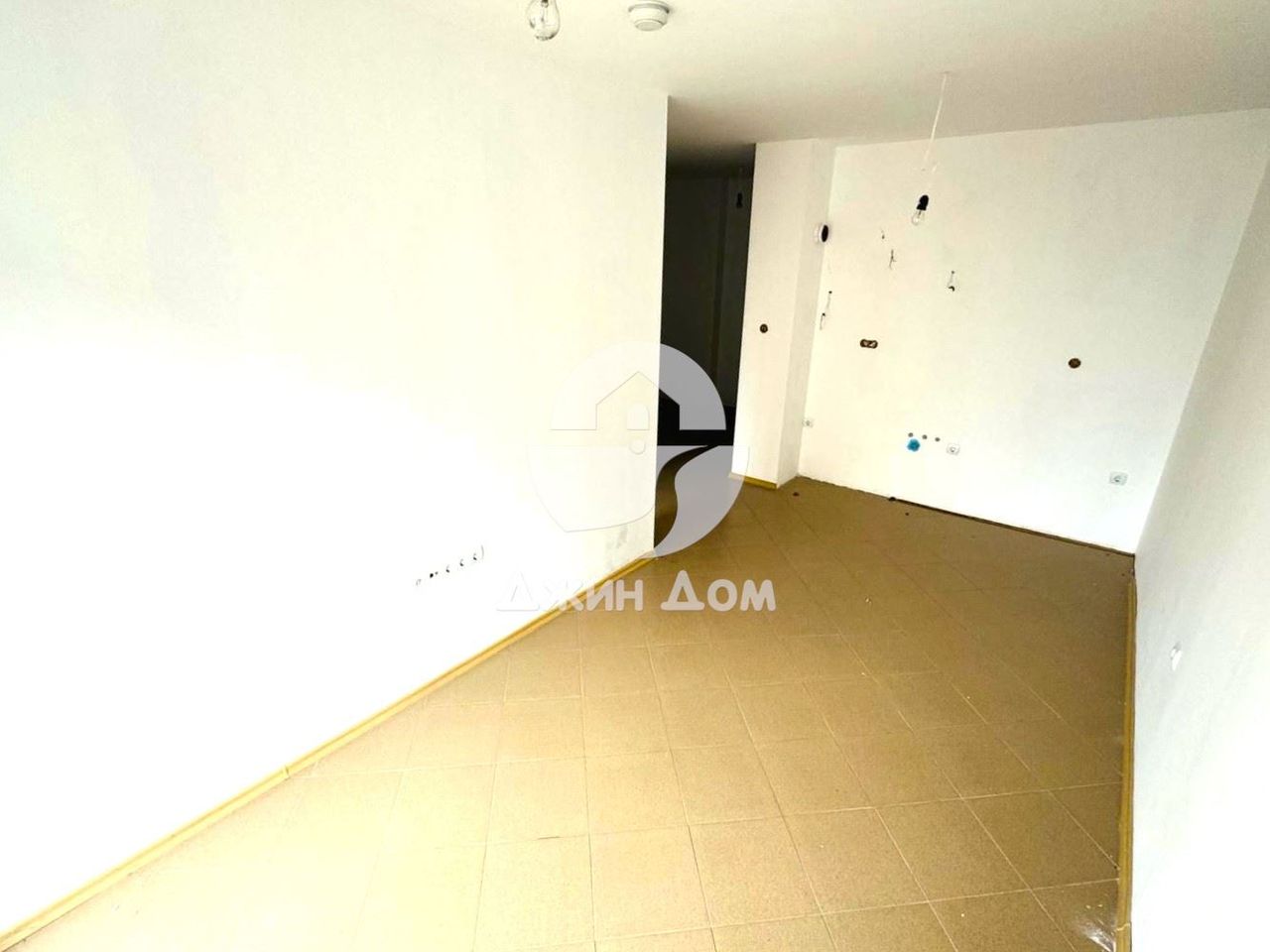 Продава се Двустаен апартамент в к.к. Слънчев бряг - 57 кв.м за 999 €/кв.м - Снимка #2