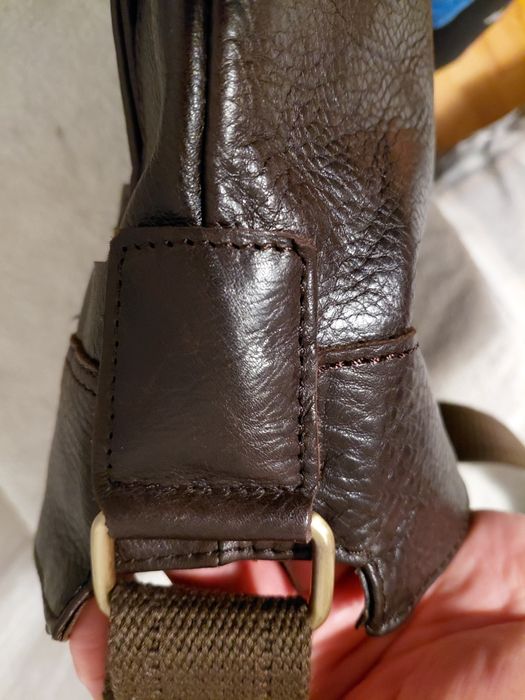 Borsello/geanta noua, barbateasca, maro din piele