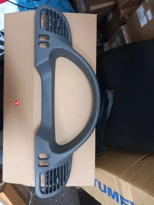 Grila sprinter grila aerisire noua preț per bucata 225lei partea sofer