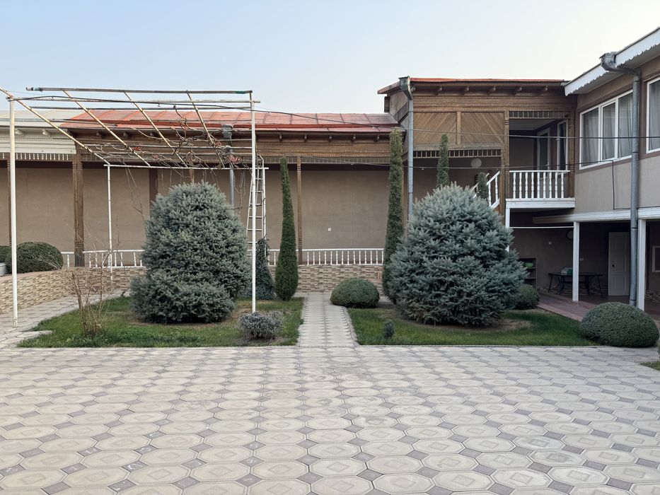 Yunusobodda 6 sotix burchak uy, fasadi 33×18 Shaxriston metrosi yaqin