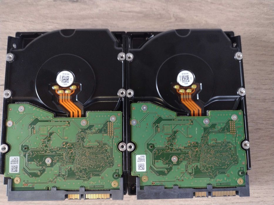 2 x  4TB HDD HGST 3.5''