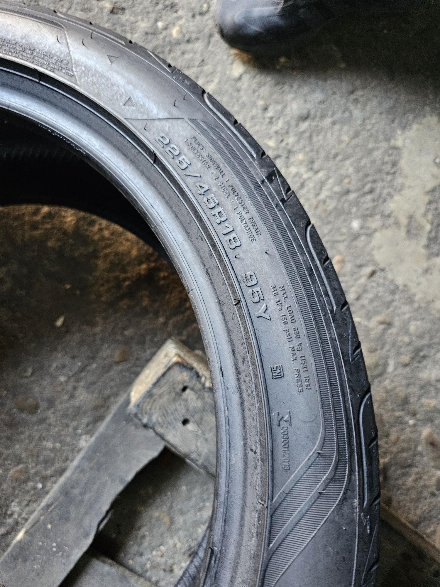 2 anvelope vara 225 45 18 Goodyear Runflat