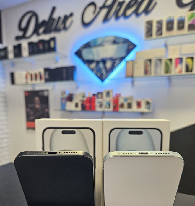 Iphone 15 / Black/Blue / 128 GB / DeluxGSM
