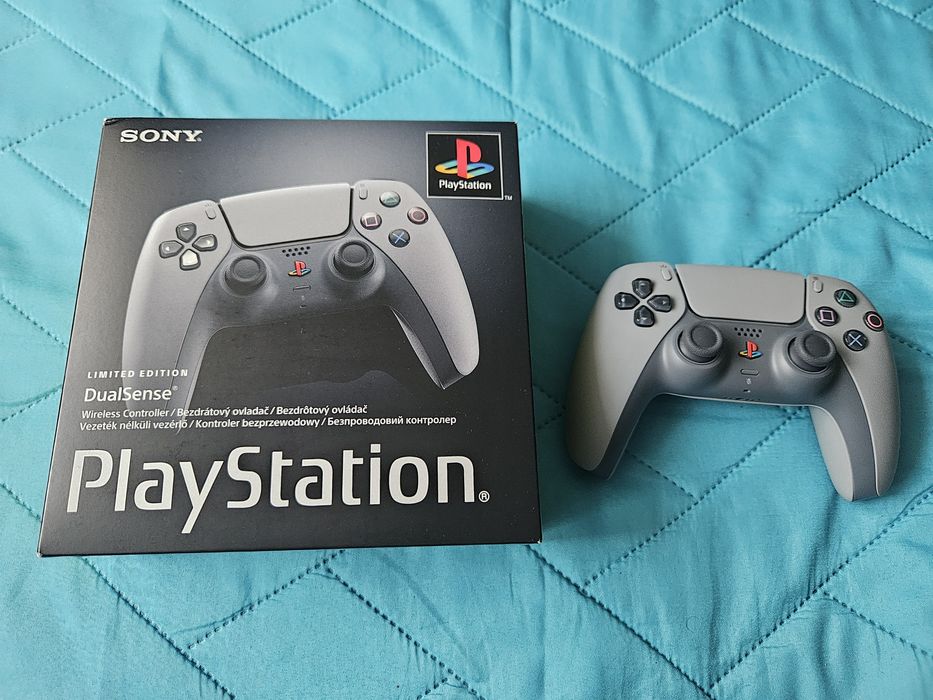 Dualsense 30th Anniversary Limited Edition за PS5