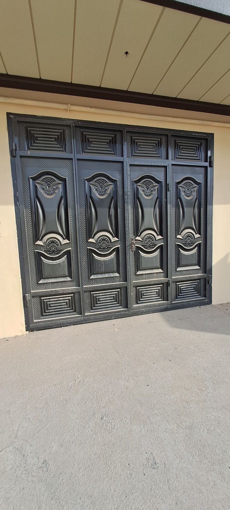 Darvoza 3ta bukiladi