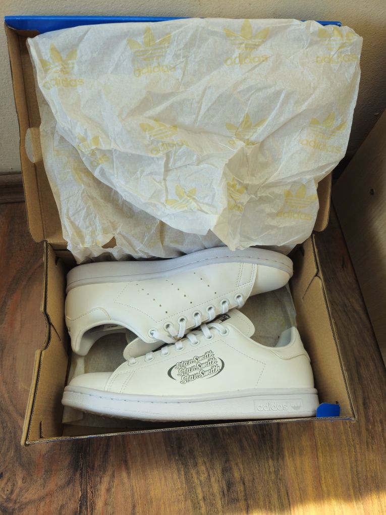 Кецове Adidas Stan Smith J