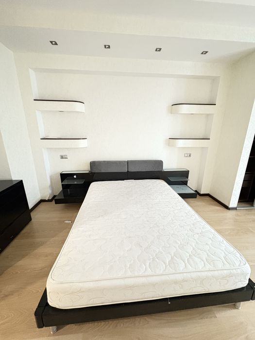 Продается кровать с матрасом 160см