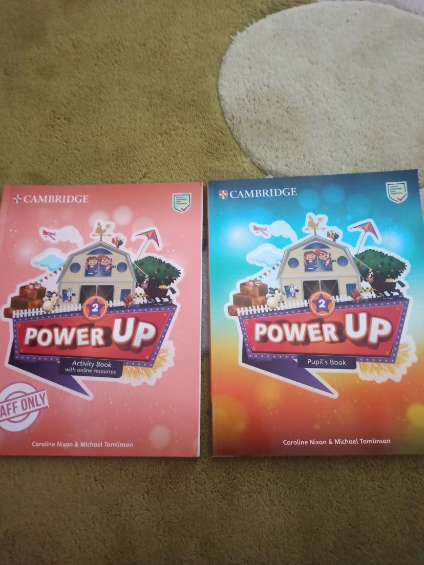 Vând carti Cambridge de engleză Power Up nivel A1