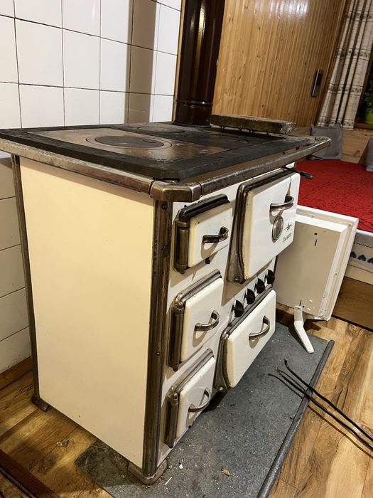 Печка на твърдо гориво