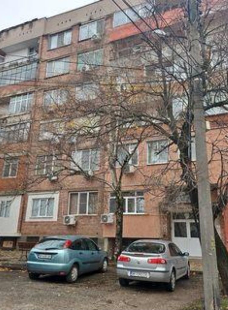 Продава се Двустаен апартамент в Враца, Център - 59 кв.м за 1295 €/кв.м - Снимка #11