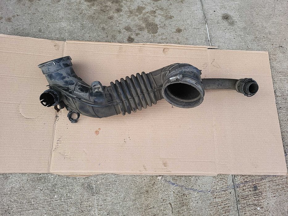 Furtun admisie aer,turbina-filtru aer bmw f20,f30,f34,f36 cod 7810745